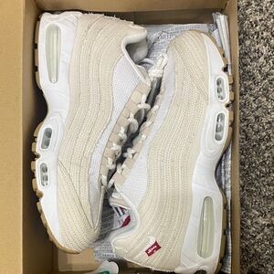 Levi's x Nike Air Max 95 OG | Light Orewood Brown | Men’s Size 10
